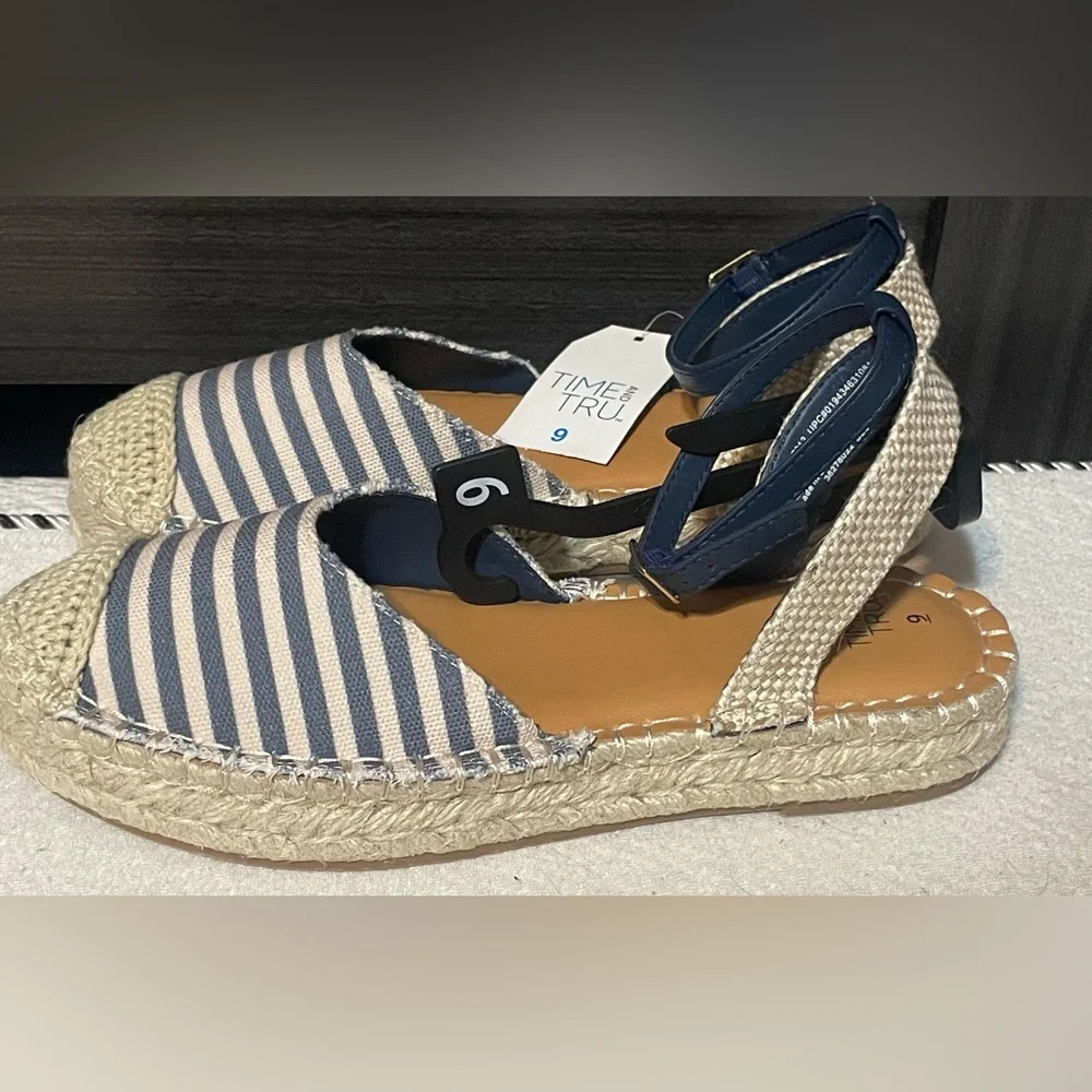 Time‎ and Tru Navy & White Striped Espadrille Platforms Size 9 NWT